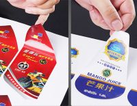Giấy decal nhựa là gì? So sánh đặc điểm của decal nhựa và decal giấy thông thường